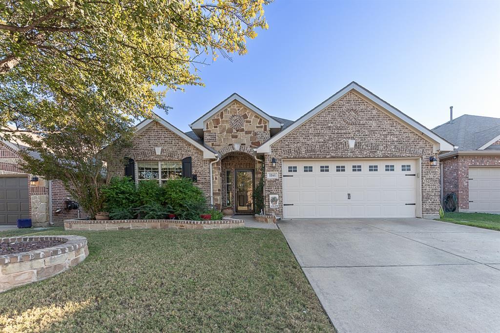1161 Crest Breeze Drive, Fort Worth