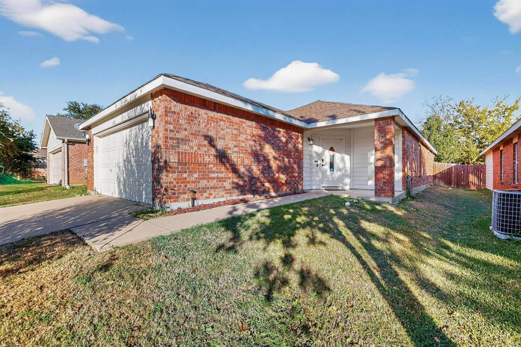 6716 Waterhill Lane, Fort Worth