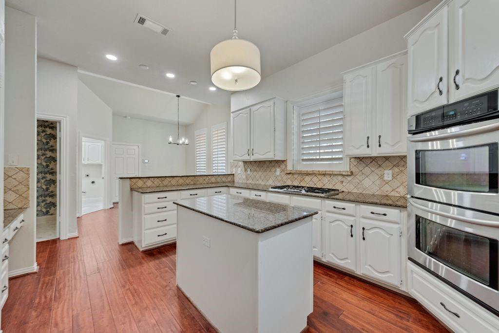 806 Shadow Glen Drive, Southlake