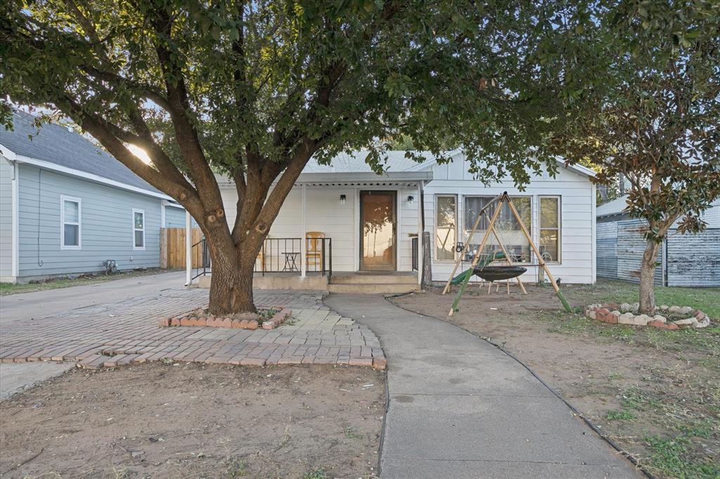 317 N Chandler Drive N, Fort Worth