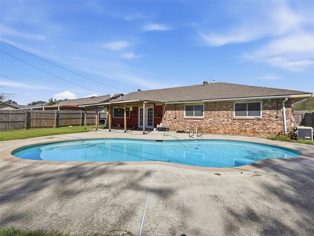 1516 Armstrong Drive, Plano