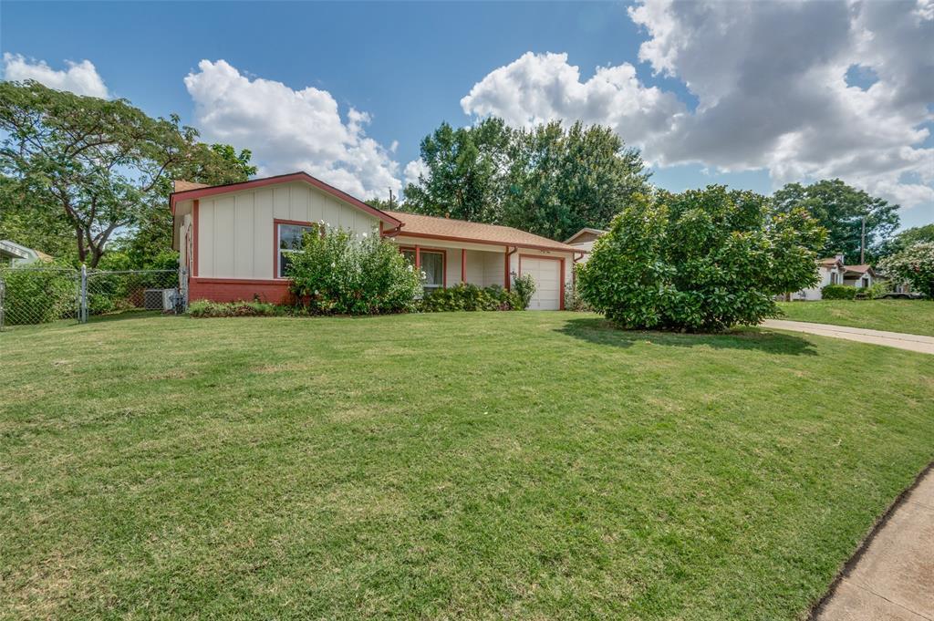 1822 Finley Road, Irving