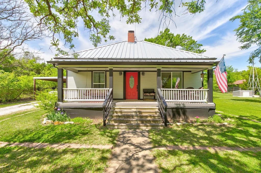 1301 Zion Hill Loop, Weatherford