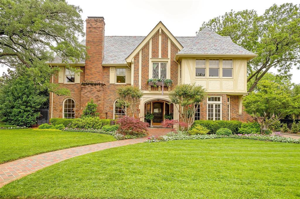 2424 Medford Court W, Fort Worth