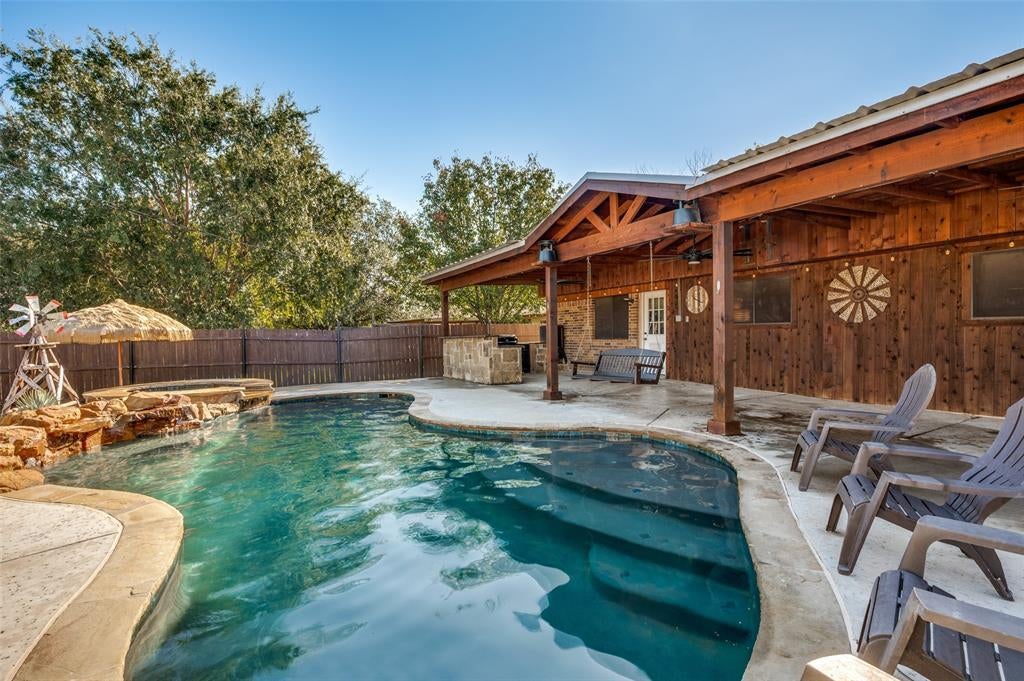 5824 Springtide Drive, Fort Worth