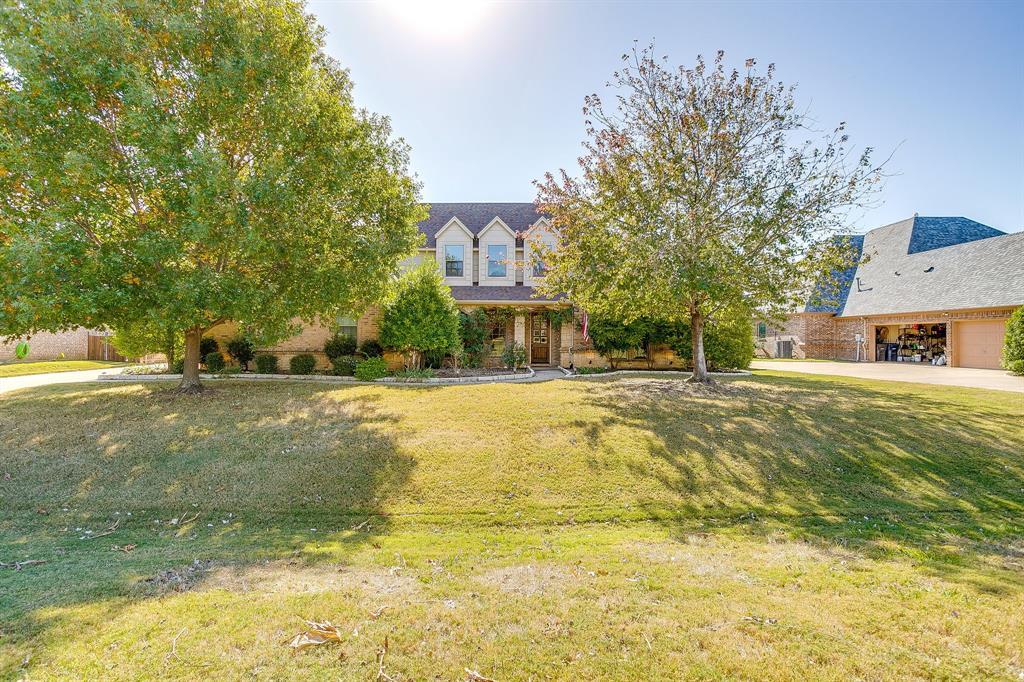 1325 Whisper Willows Drive, Fort Worth