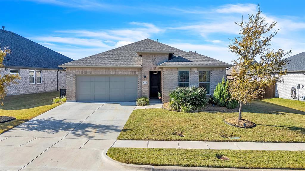 912 Pear Avenue, Forney