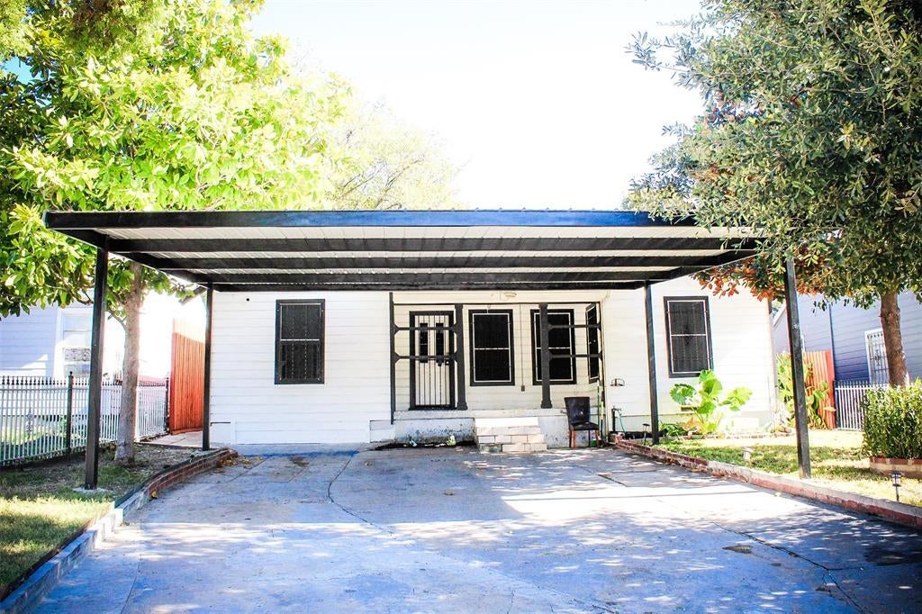 1318 S Ewing Avenue, Dallas