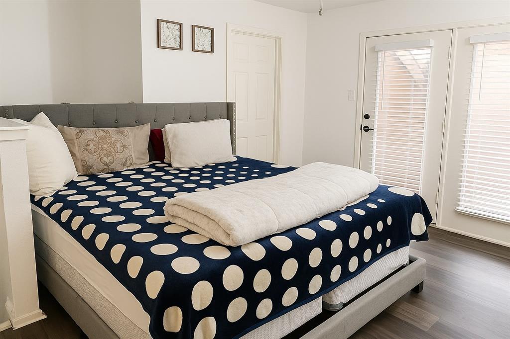 5550 Spring Valley Road E22, Dallas