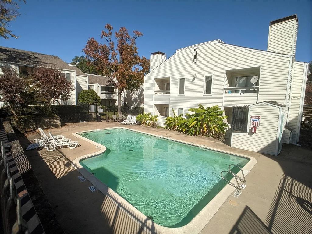 7431 Holly Hill Drive 206, Dallas