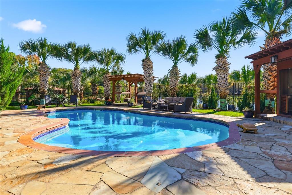 2910 Lakeshore Court, Arlington