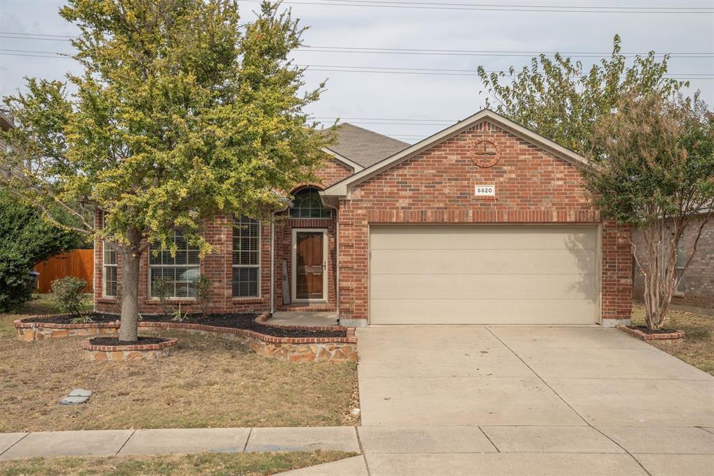 5520 Grayson Ridge Drive, Fort Worth