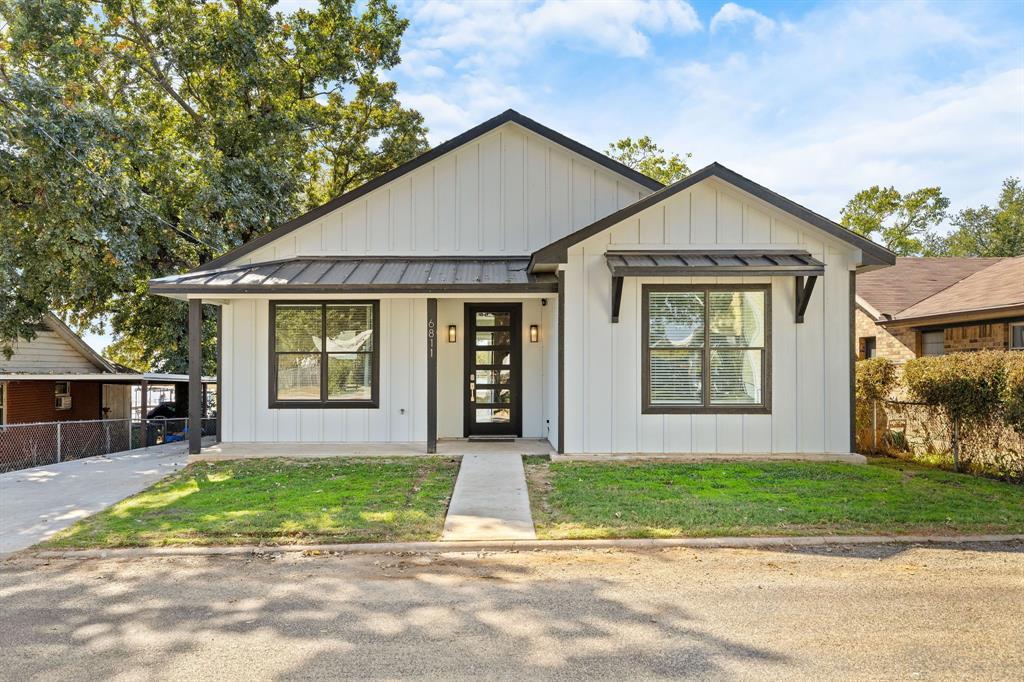 6811 Briar Road, Azle