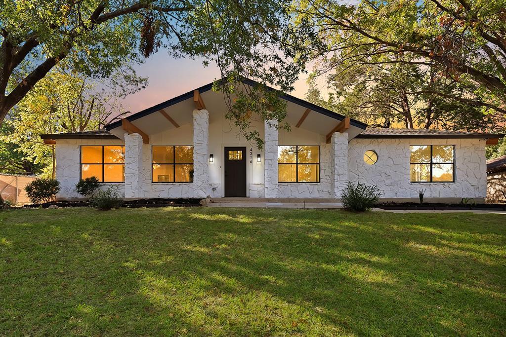 4216 Heather Trail, Fort Worth