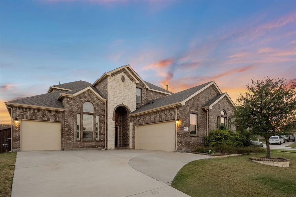 8949 Jewel Flower Drive, Fort Worth