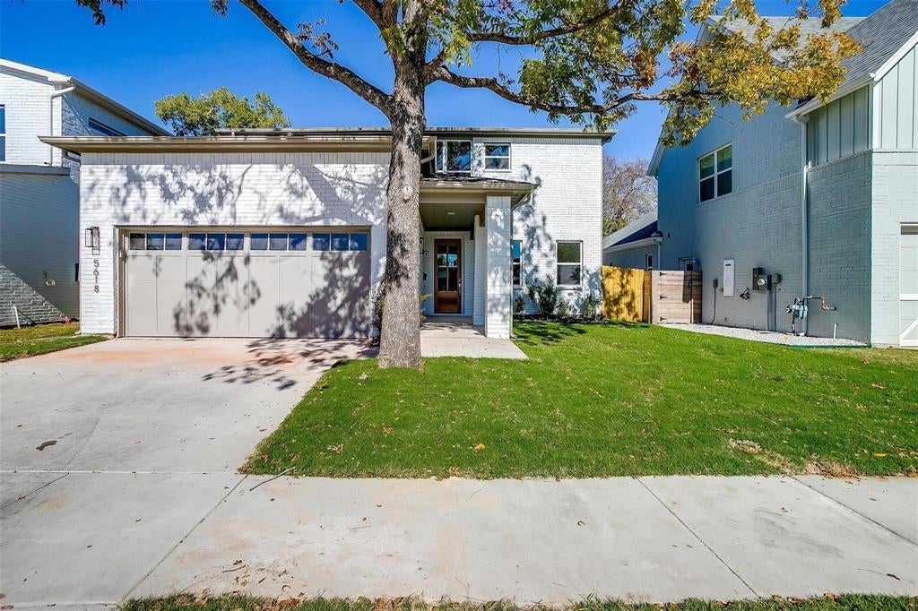 5618 Oaks Lane, Westworth Village