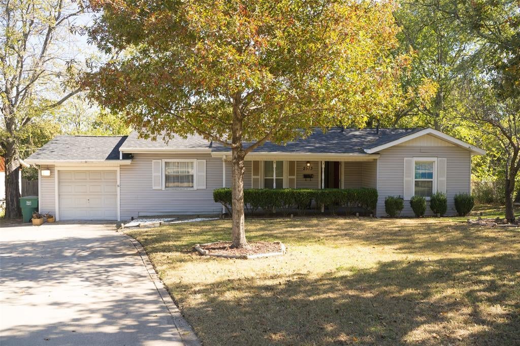 2513 Janice Lane, Fort Worth