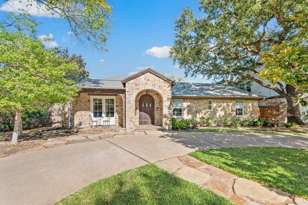 1322 Apache Drive, Richardson