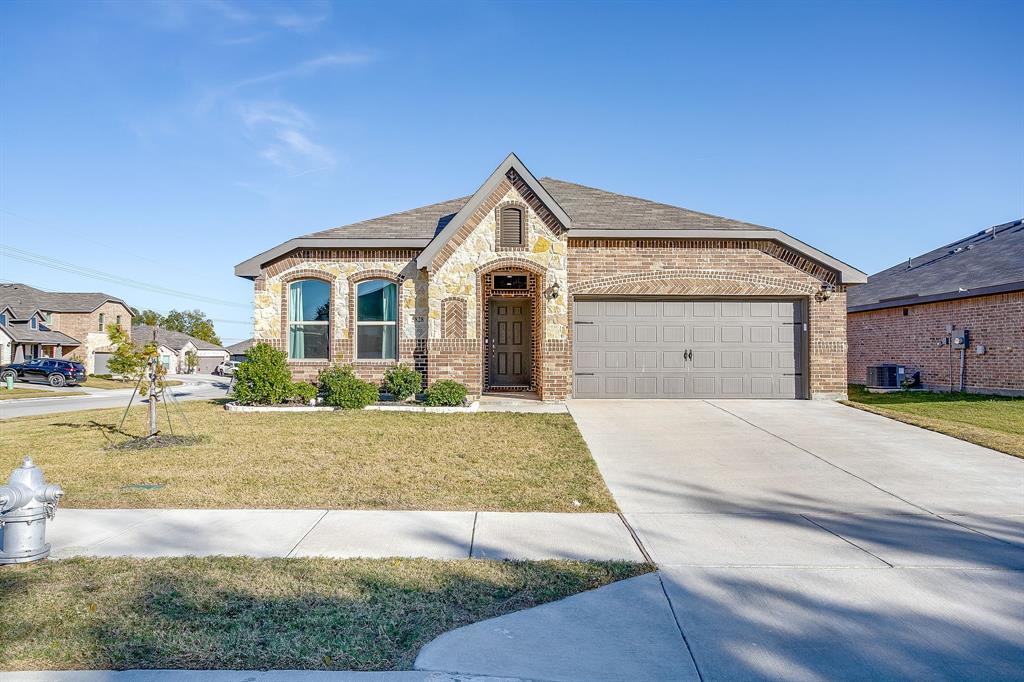 5828 Utopia Drive, Fort Worth