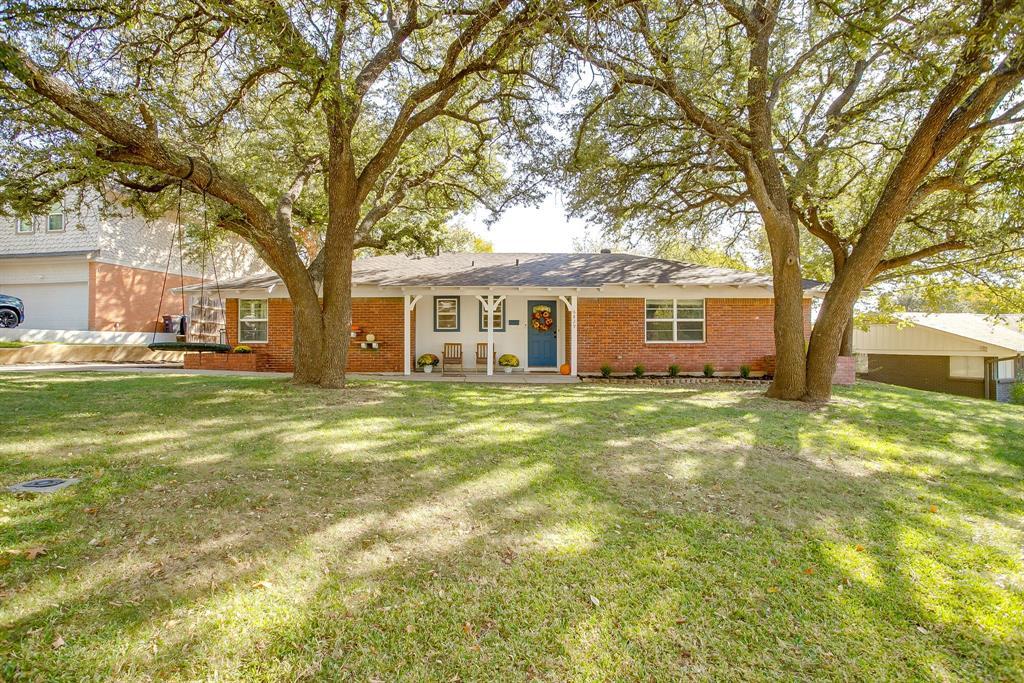 6829 Chickering Road, Fort Worth
