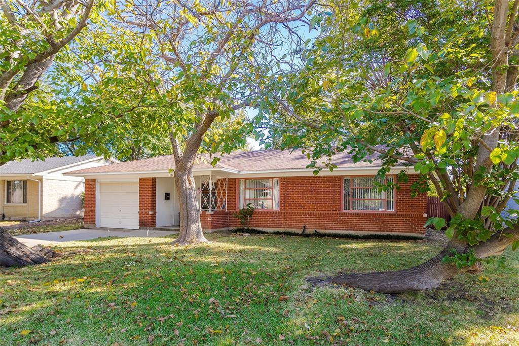 13454 Glenside Drive, Farmers Branch