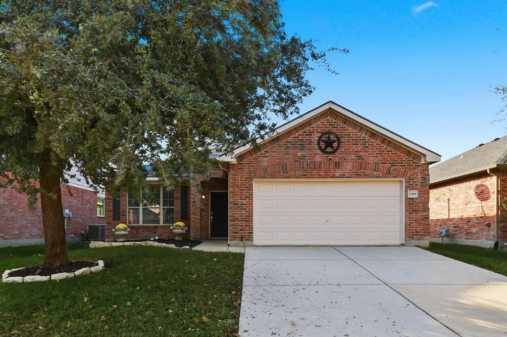 13209 Padre Avenue, Fort Worth