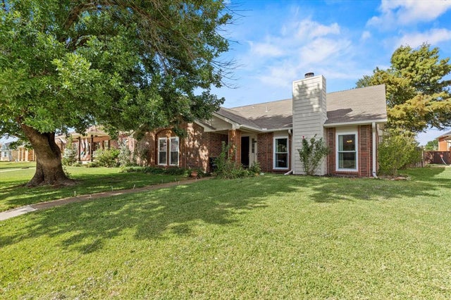 8301 Kensington Drive, Rowlett