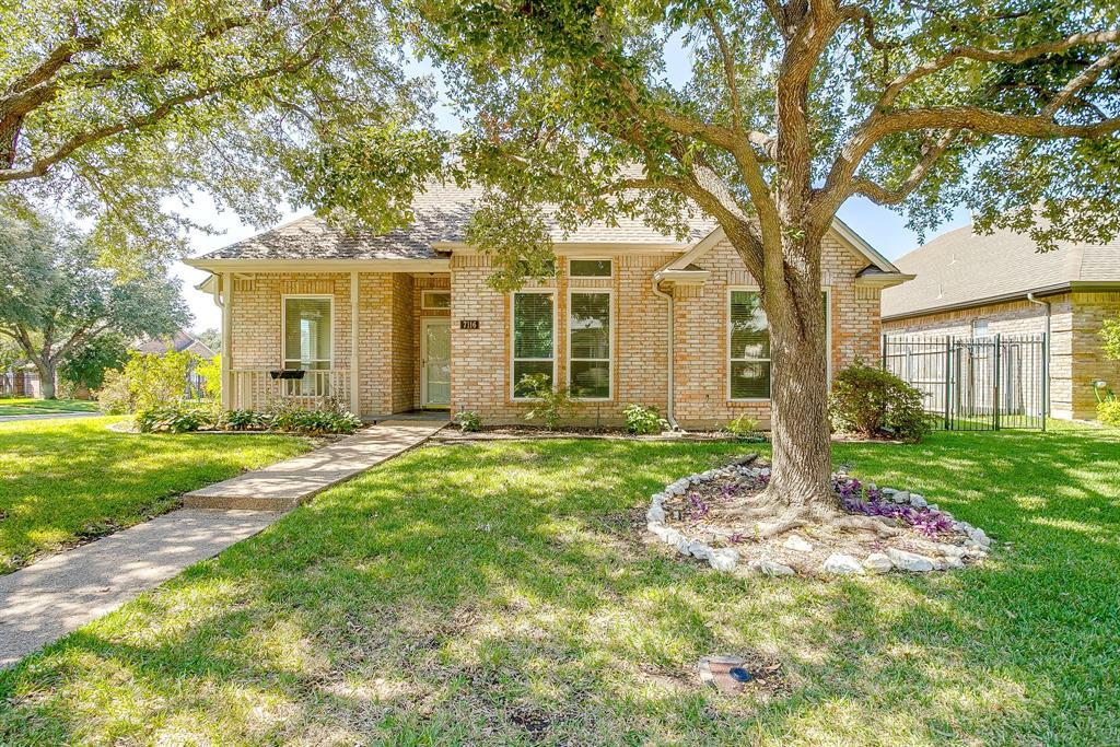 7116 Deer Hollow Drive, Fort Worth