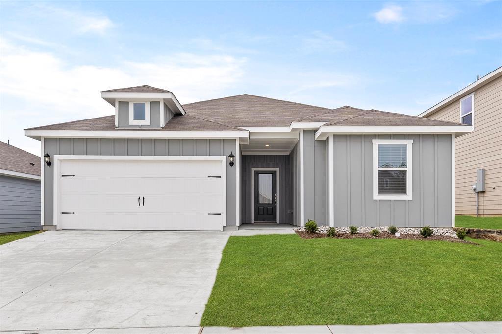 10125 Throttle Lane, Fort Worth