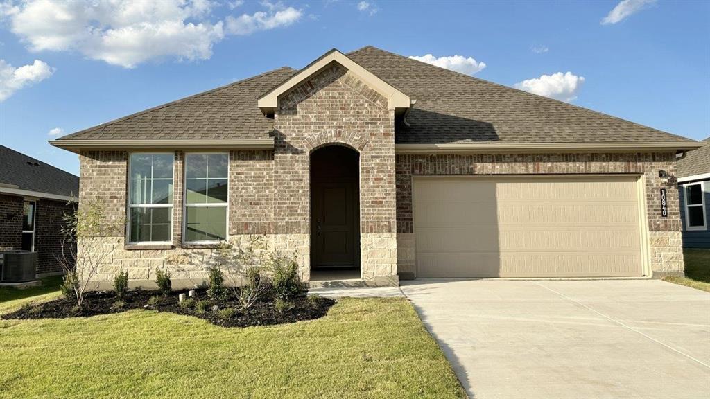 10840 Black Onyx Drive, Fort Worth