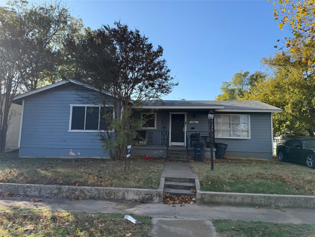 1304 E Tucker Street, Fort Worth