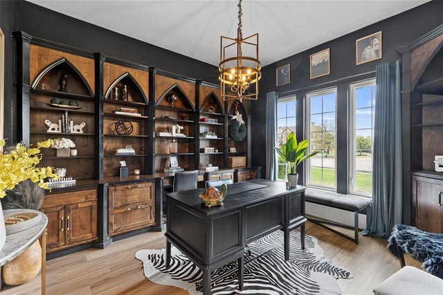 399 Wyndemere Boulevard, Heath