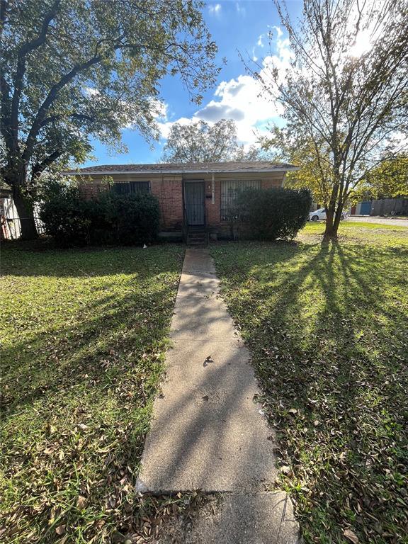 8204 Burroaks Drive, Dallas