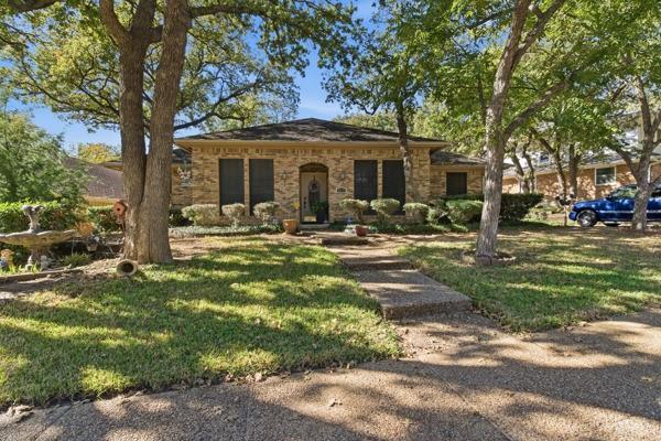 4109 Hackmore Loop, Irving