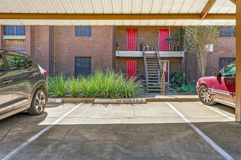 2505 Wedglea Drive 232, Dallas