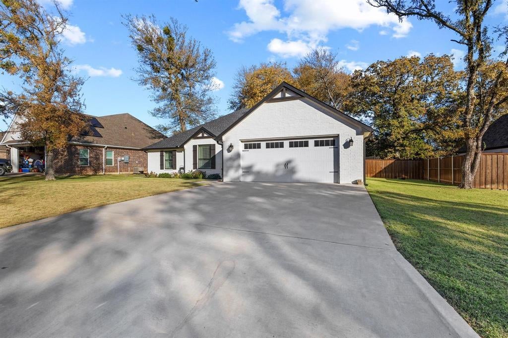 216 Bent Oak Drive, Pottsboro