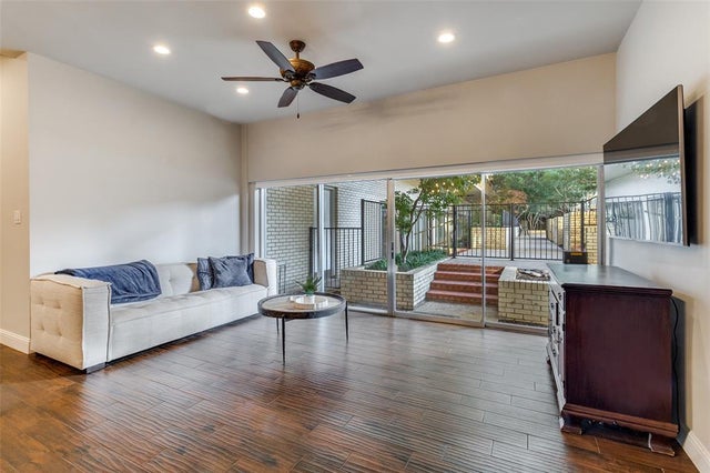 6211 W Northwest Highway G115, Dallas