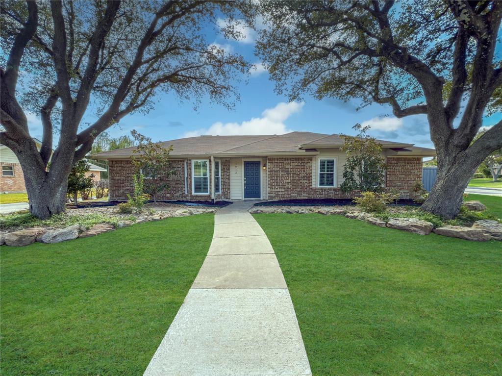 1912 E Branch Hollow Drive, Carrollton