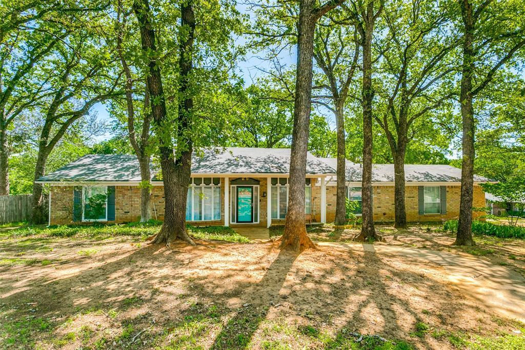 1000 Sherwood Drive, Bedford