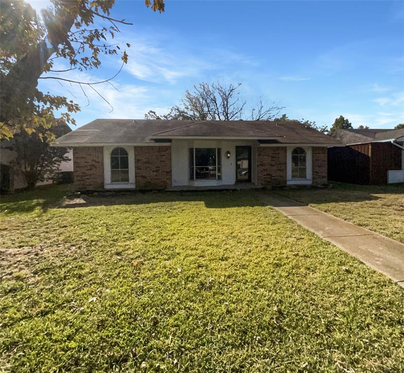 1426 Whiteoak Drive, Garland