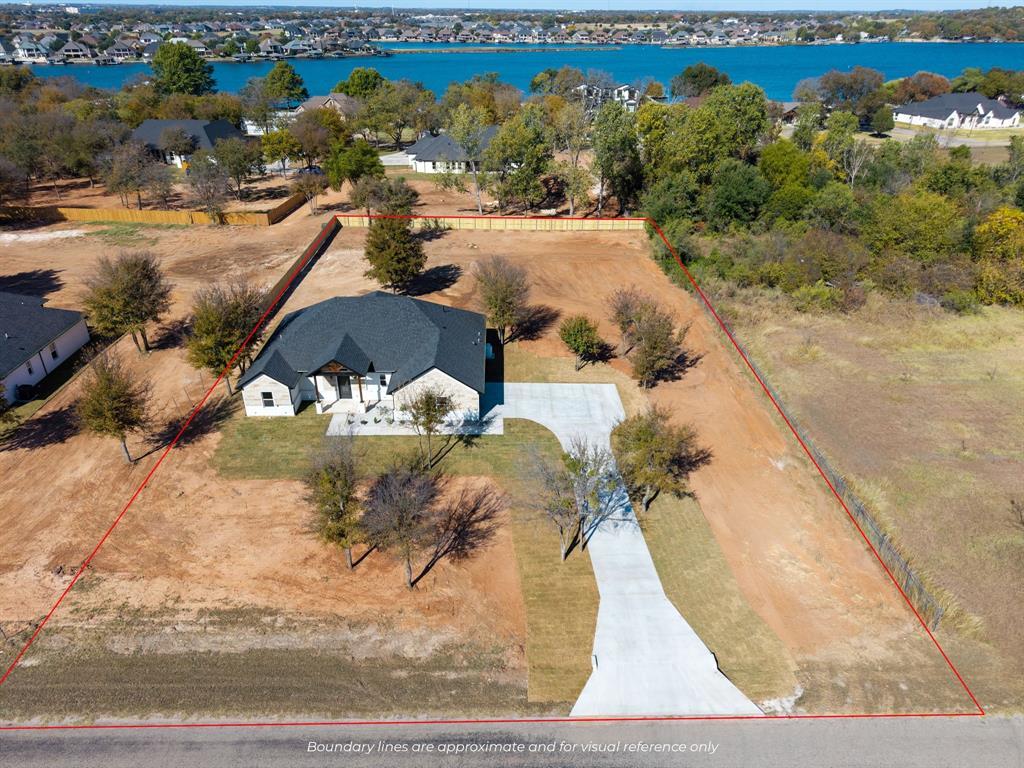 1516 Ports O Call Court, Granbury