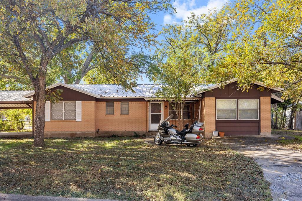 605 Valley View Drive, Brownwood