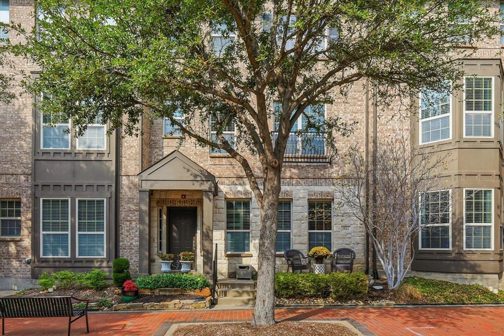 3941 Asbury Lane, Addison