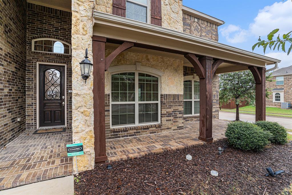6132 Falls Lake Road, Fort Worth
