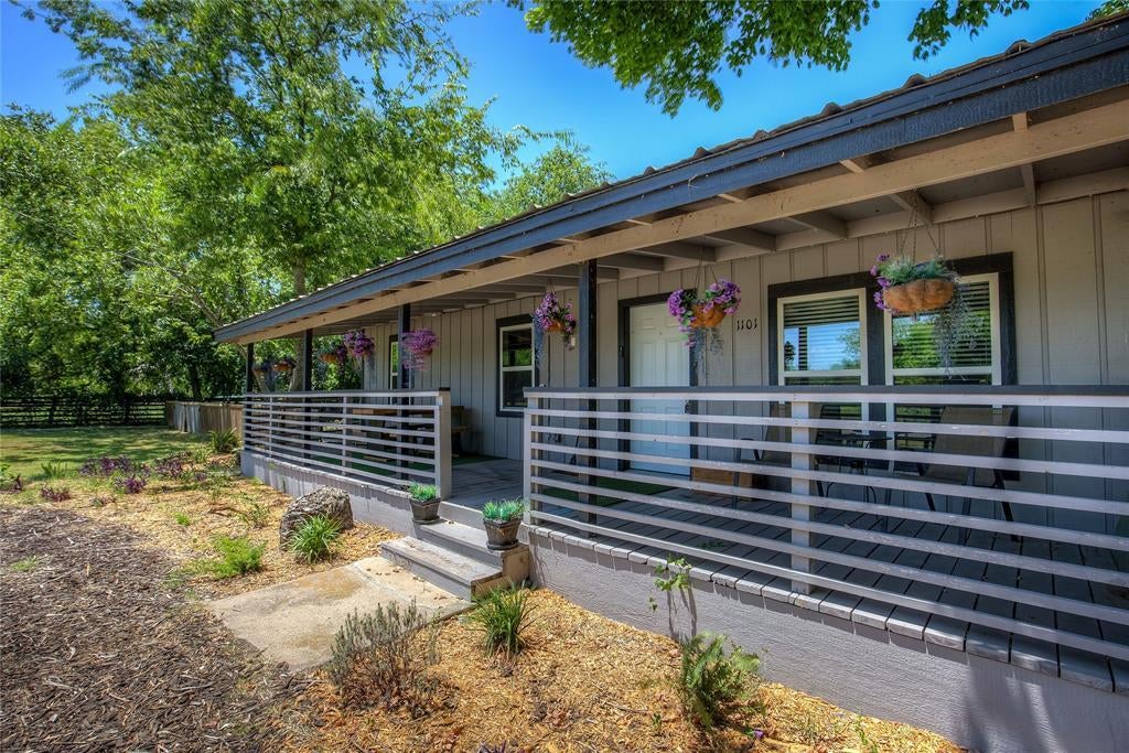 1101 Redoak Drive, West Tawakoni