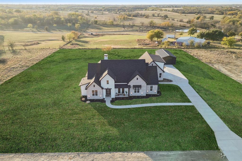 711 Hummingbird Lane, Justin