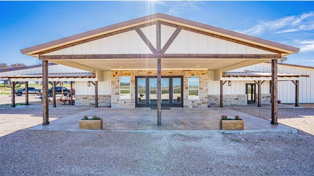 8900 Nix Road, Tolar