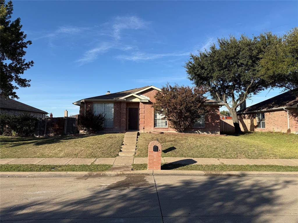 1505 Allen Drive, Mesquite