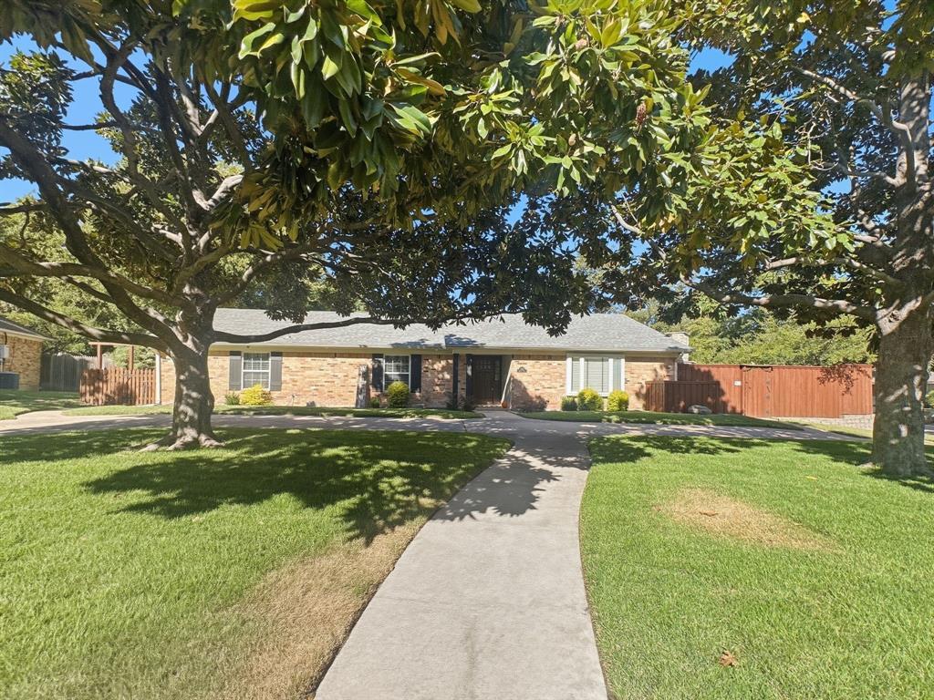 1100 Navaho Trail, Richardson