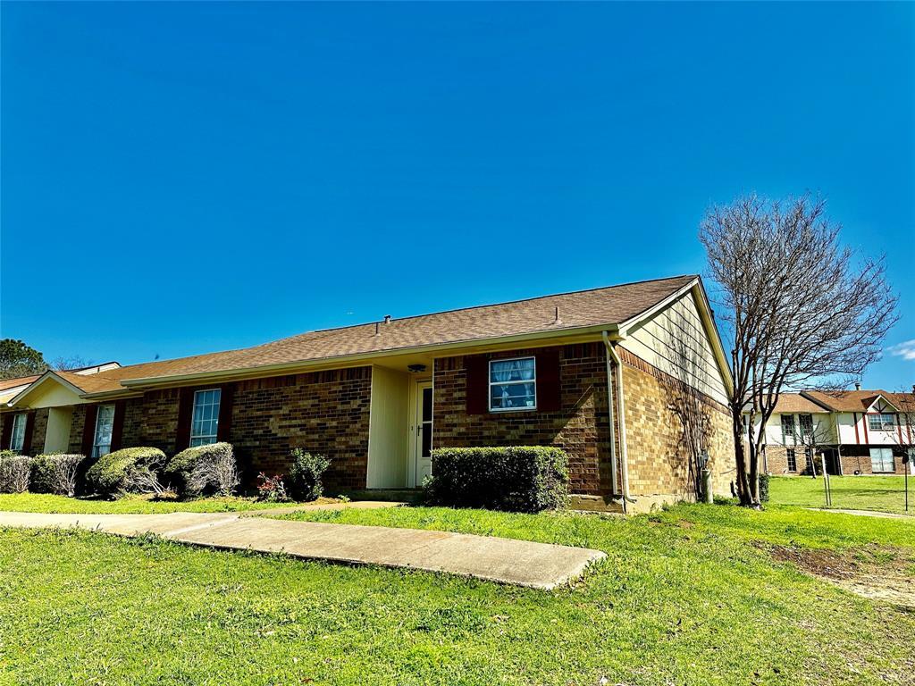 1 E Mountain Lane 33, Grand Prairie